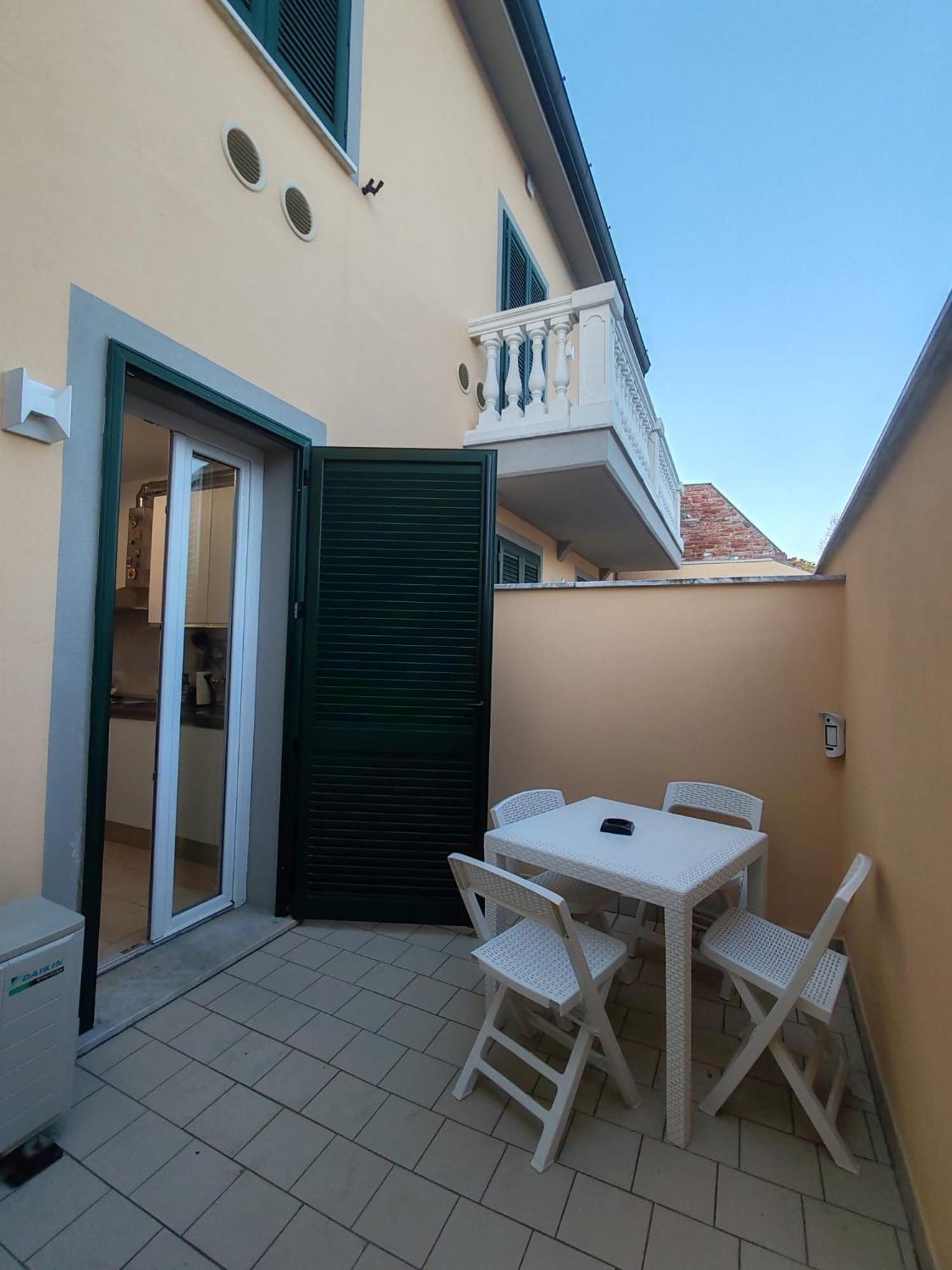Ondina Apartment In Versilia เวียเรจโจ ภายนอก รูปภาพ